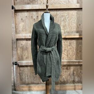 Halogen Cashmere Wool Crocheted Knit Wrap Cardigan – Olive Green Shawl Collar L